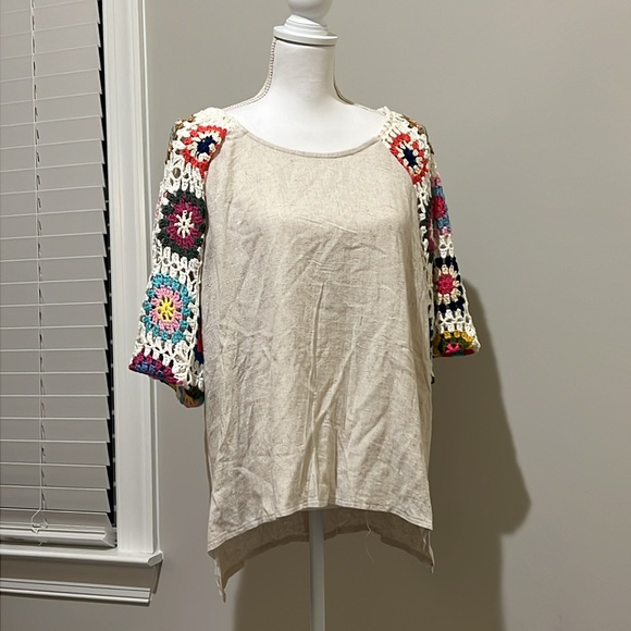 EUC Women’s UMGEE $70 Linen Blend Crochet Sleeve Top Plus Size 1XL Boho Beach - Picture 6 of 16